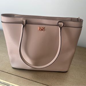 Authentic Michael Kors Maddie Nude Saffiano Leather Large Shoulder Tote 16x11
